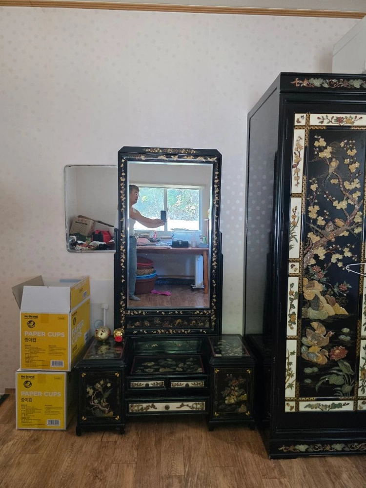 80년대 고급 옥돌 상감 장롱 + 화장대 세트 이미지