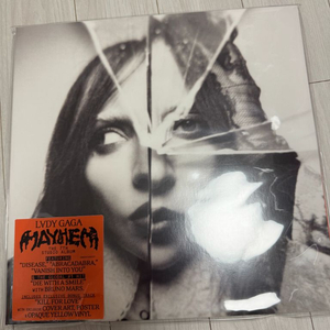 레이디 가가 (lady gaga) mayhem LP 옐로우 버전 이미지