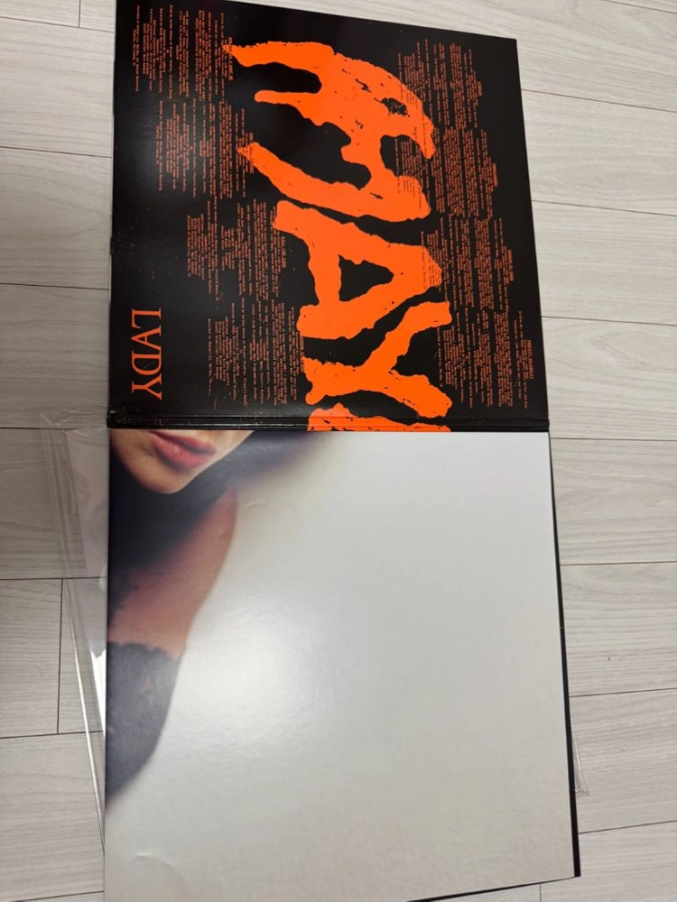 레이디 가가 (lady gaga) mayhem LP 옐로우 버전 이미지