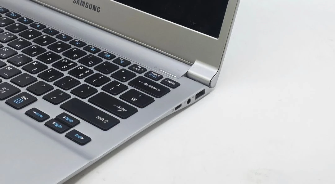 삼성 노트북9 metal NT900X3H-K34D i3 4GB SSD 256GB 13.3인치 초경량 노트북 이미지