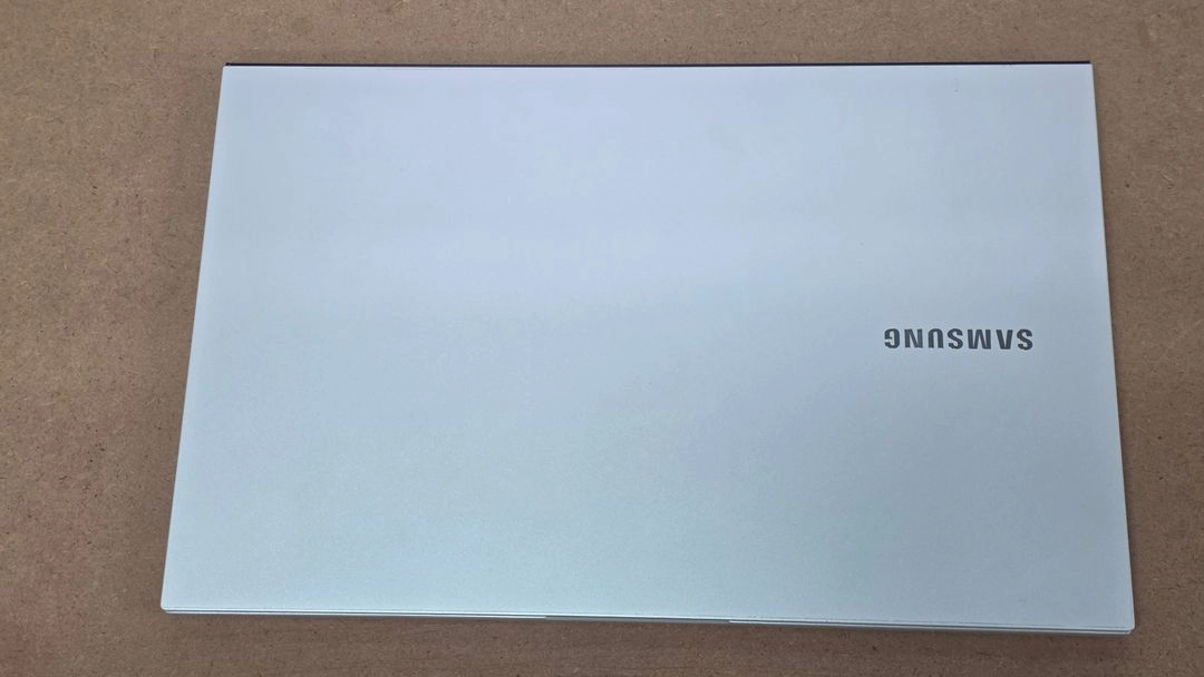 삼성 갤럭시북 이온 NT950XCJ-X716A i7 16GB SSD 512GB MX250 15.6인치 중고노트북 이미지