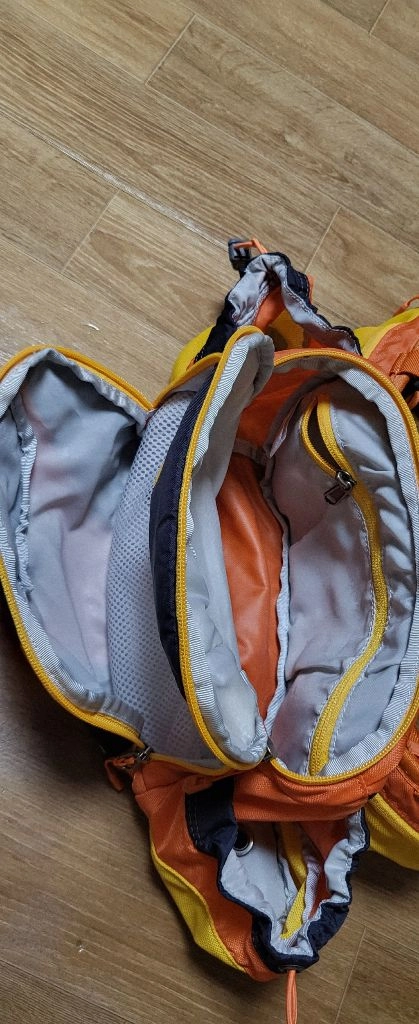 아이더 등산 힙색, 등산 배낭 EiDER / 아웃도어 가방, 둘레길 트레킹 이미지
