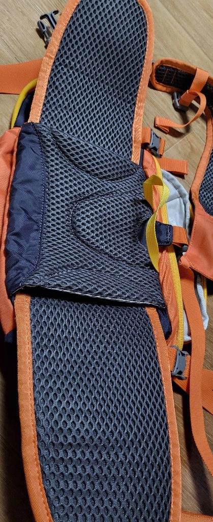 아이더 등산 힙색, 등산 배낭 EiDER / 아웃도어 가방, 둘레길 트레킹 이미지