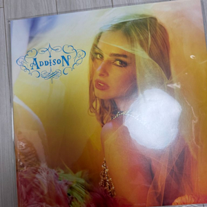addison rae LP 핑크 버전 이미지