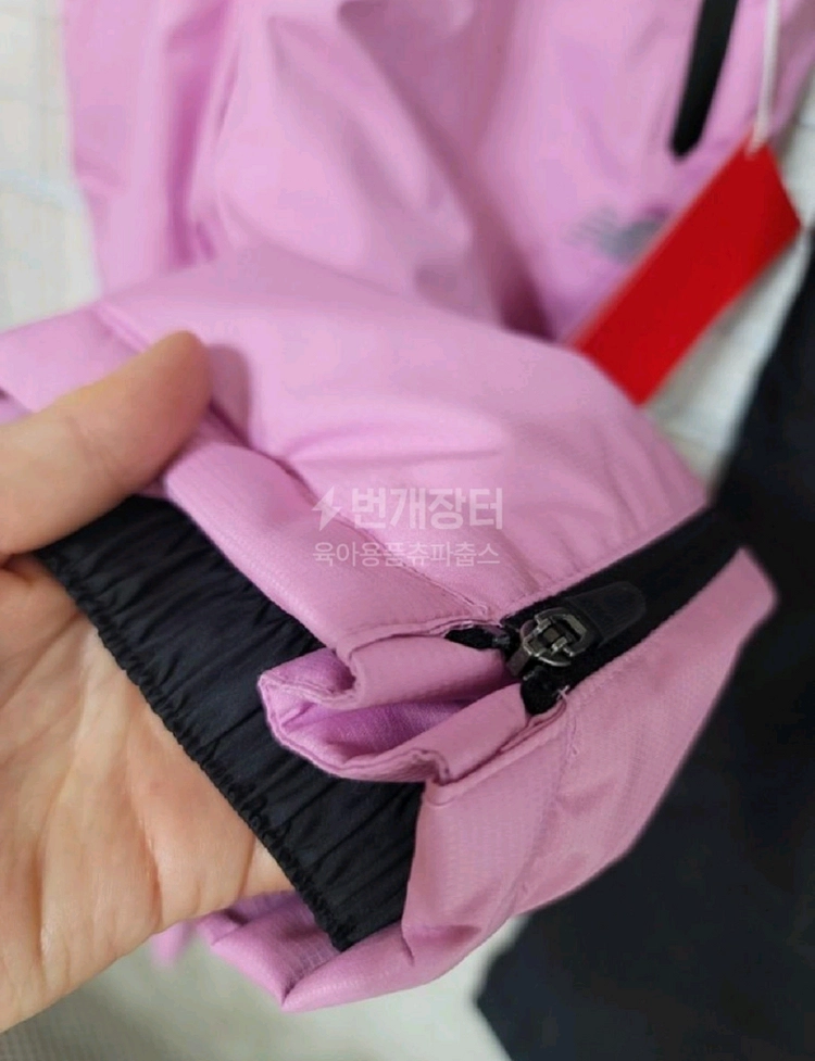 미착용 새제품 뉴발란스 키즈 스키 패딩 바지, 썰매바지, 겨울패딩바지 이미지