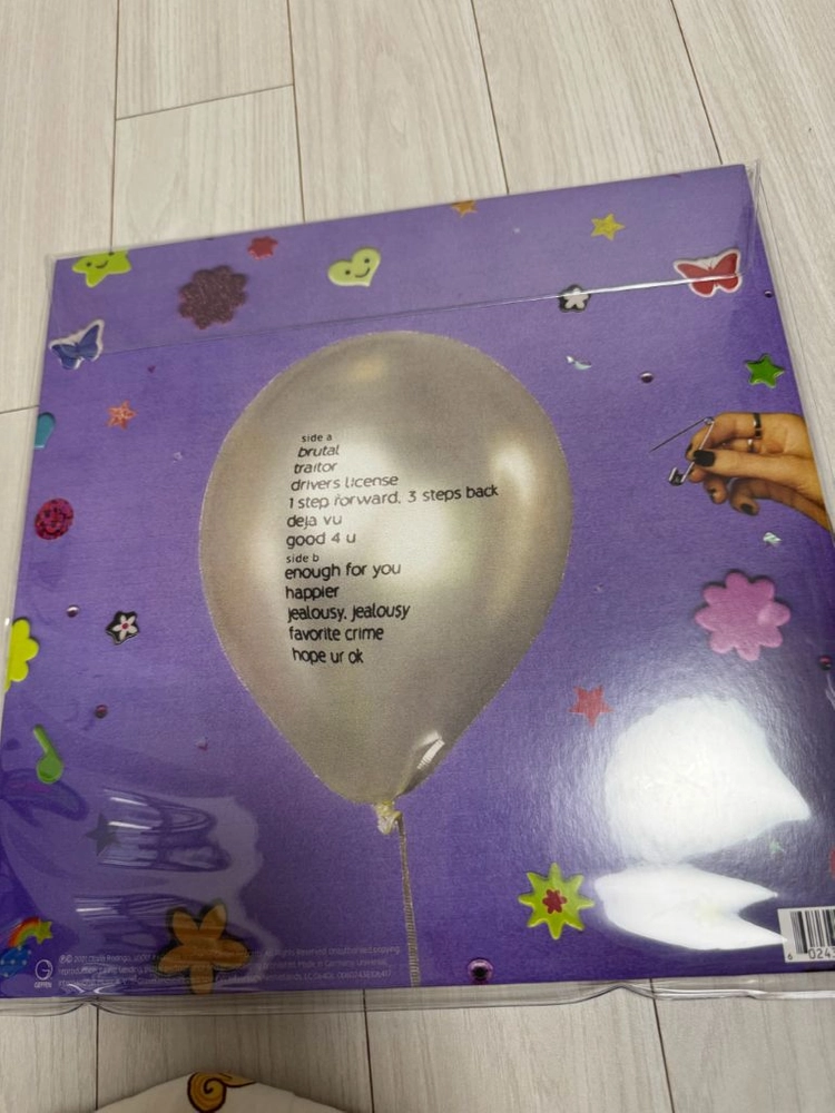 올리비아 로드리고 사워 olivia rodrigo sour LP 이미지