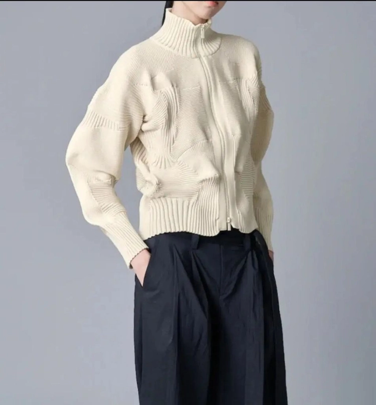 이세이미야케 자켓 코네코네 집업 자켓 아이보리 2사이즈 이미지