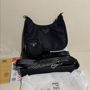 프라다 테수토 체인 스트랩 호보백 이미지
