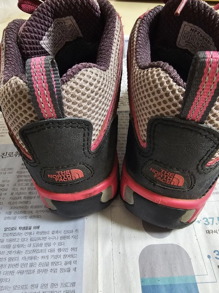 노스페이스 여성 등산화 245 이미지