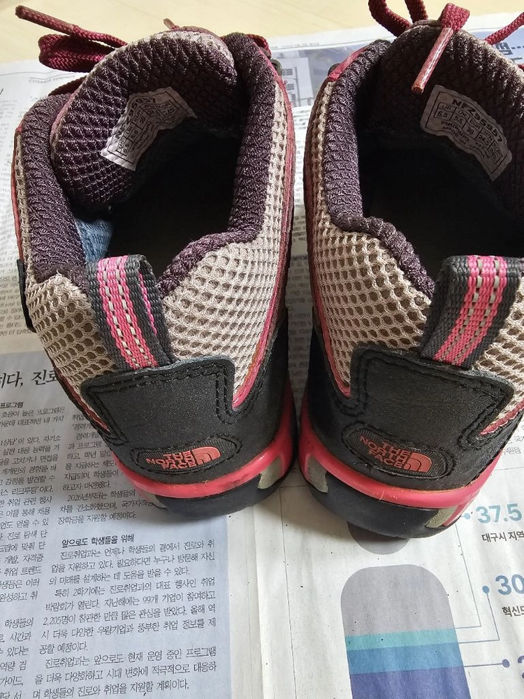 노스페이스 여성 등산화 245 이미지