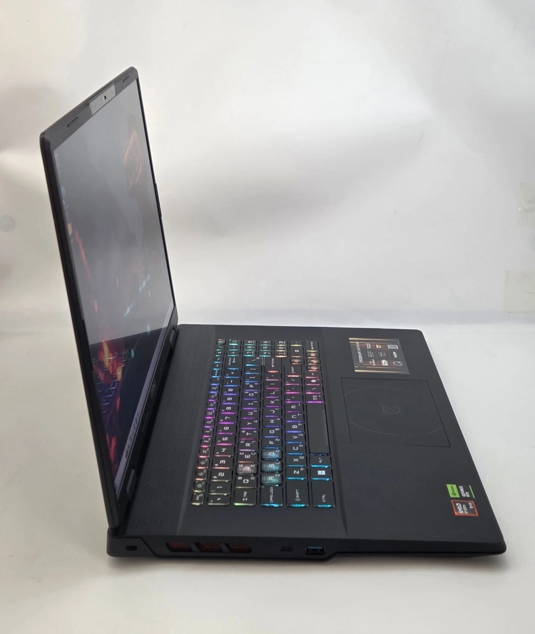[최저가]MSI 18인치 게이밍노트북(8945HX/5060/1TB/QHD/240Hz) 이미지