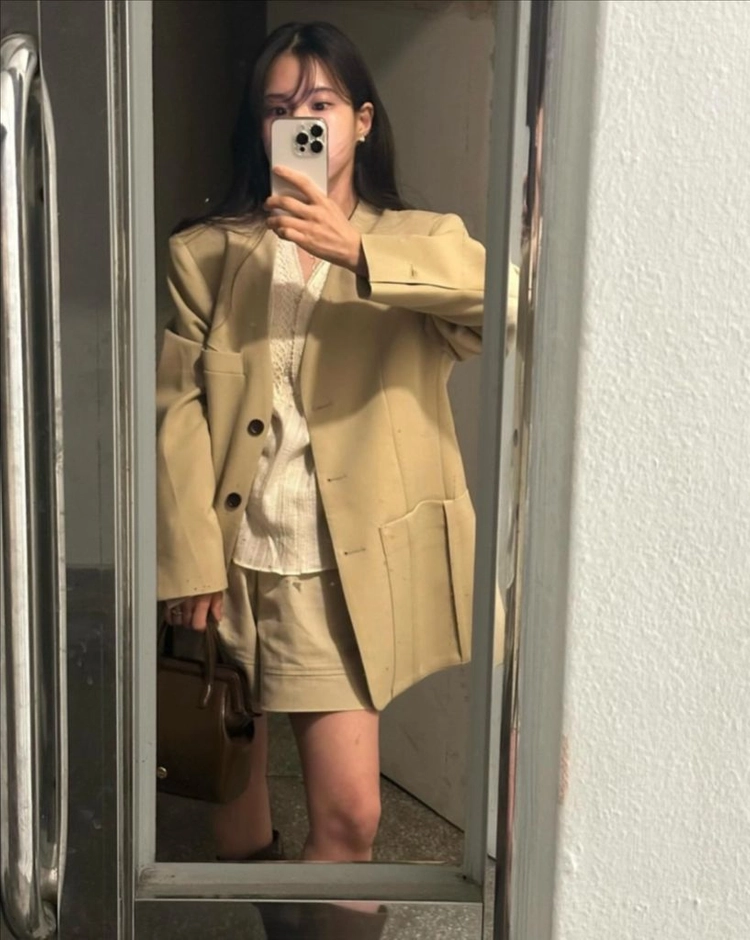(거의 새상품) 유인어스 오버핏 루즈핏 노카라 자켓 베이지 이미지