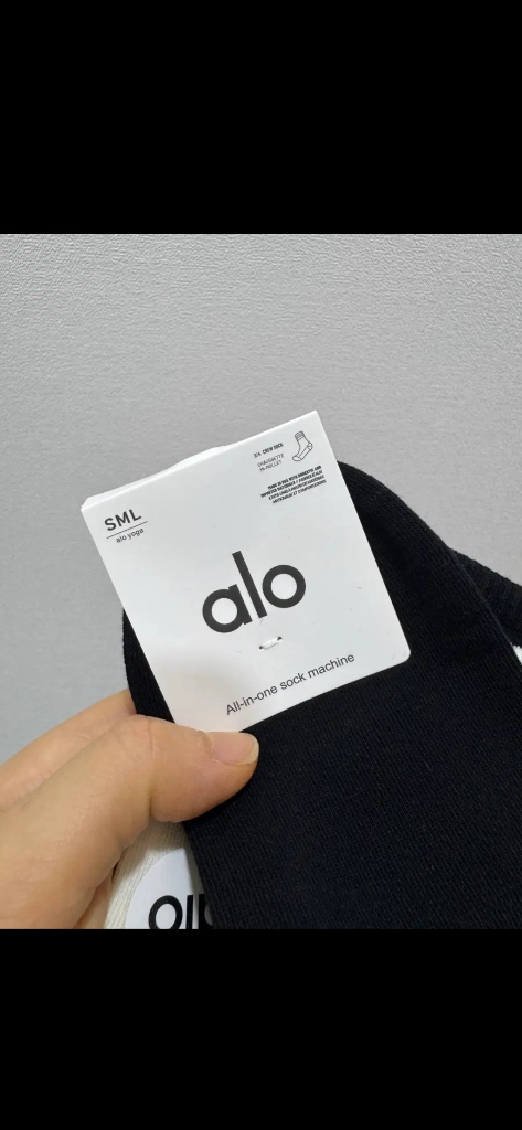 Alo 알로 양말 새상품(화이트/블랙 이미지