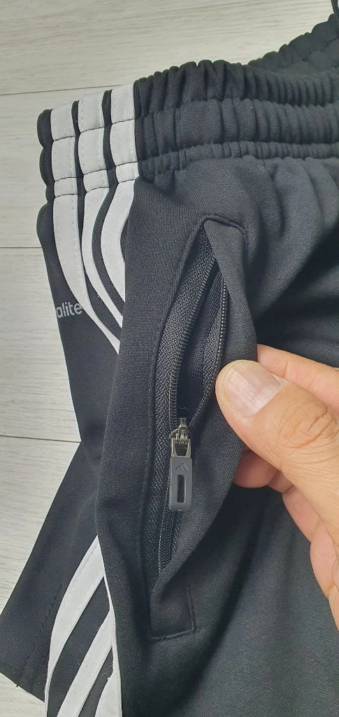 adidas 트레이닝바지(정품) L사이즈 31~33인치 가능함! 드라이완료! 이미지