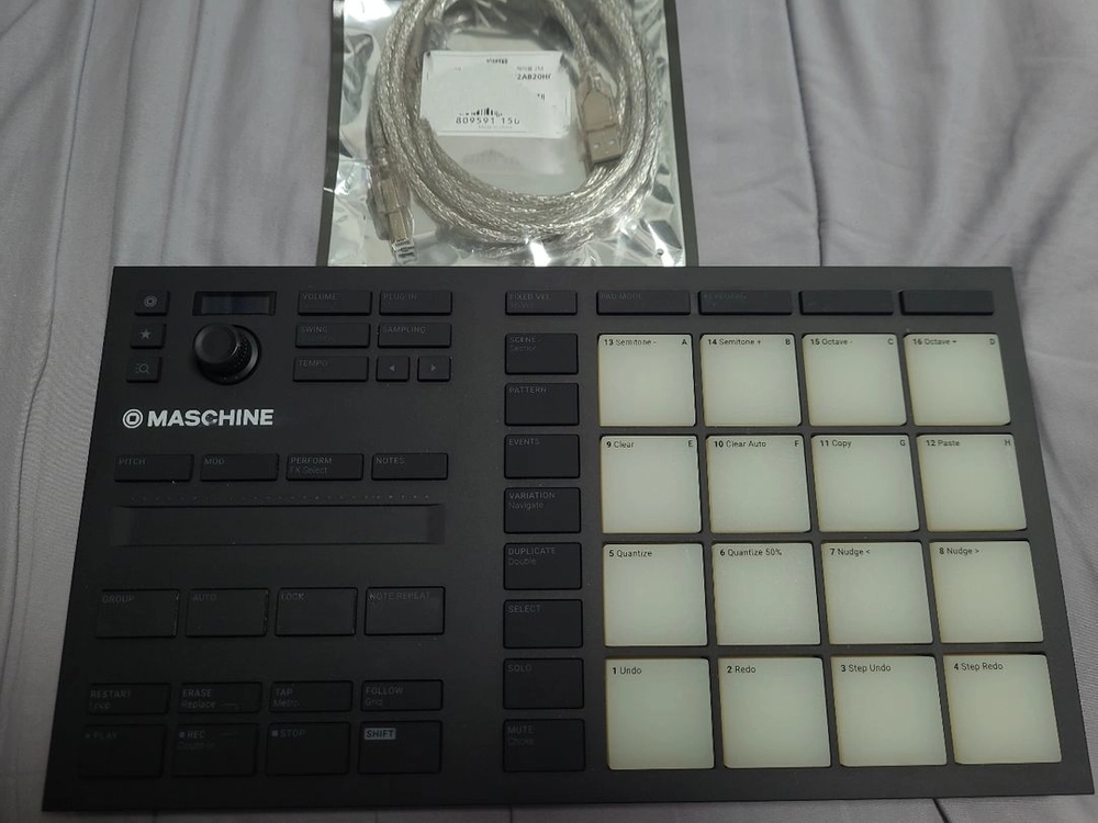 MASCHINE mikro mk3 머신 마이크로 샘플러 드럼 패드 비트 힙합 이미지