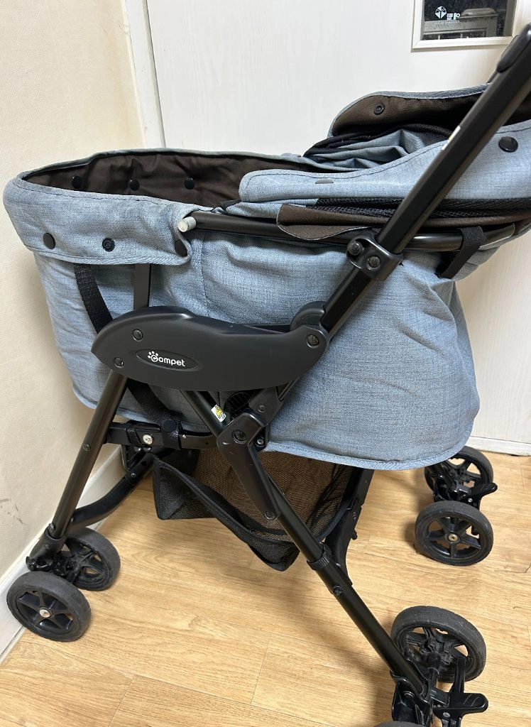 콤펫미리미리라이트 강아지유모차 이미지