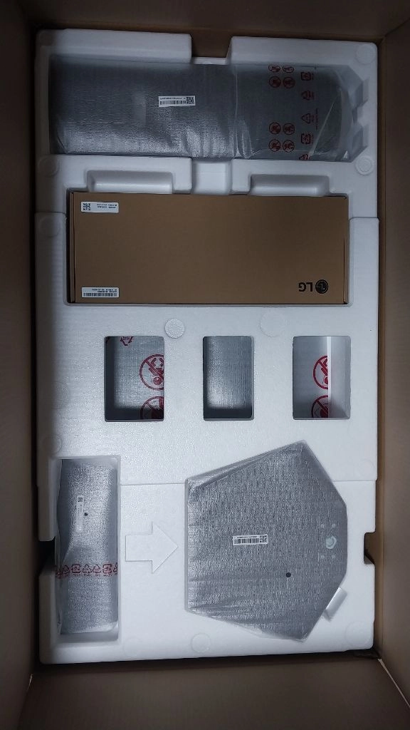 LG 32GX870B 팝니다 이미지
