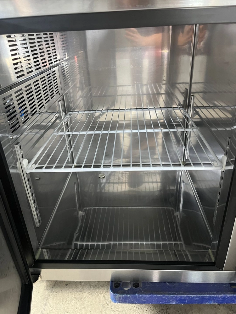 라셀르 테이블냉장냉동고 1800 간냉식 LT-1834RF 업소용 중고 반반 3도어 베이커리카페 이미지