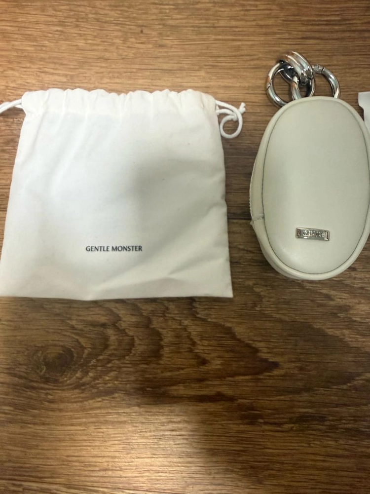 젠틀몬스터 자스민1 블랙 선글라스 이미지