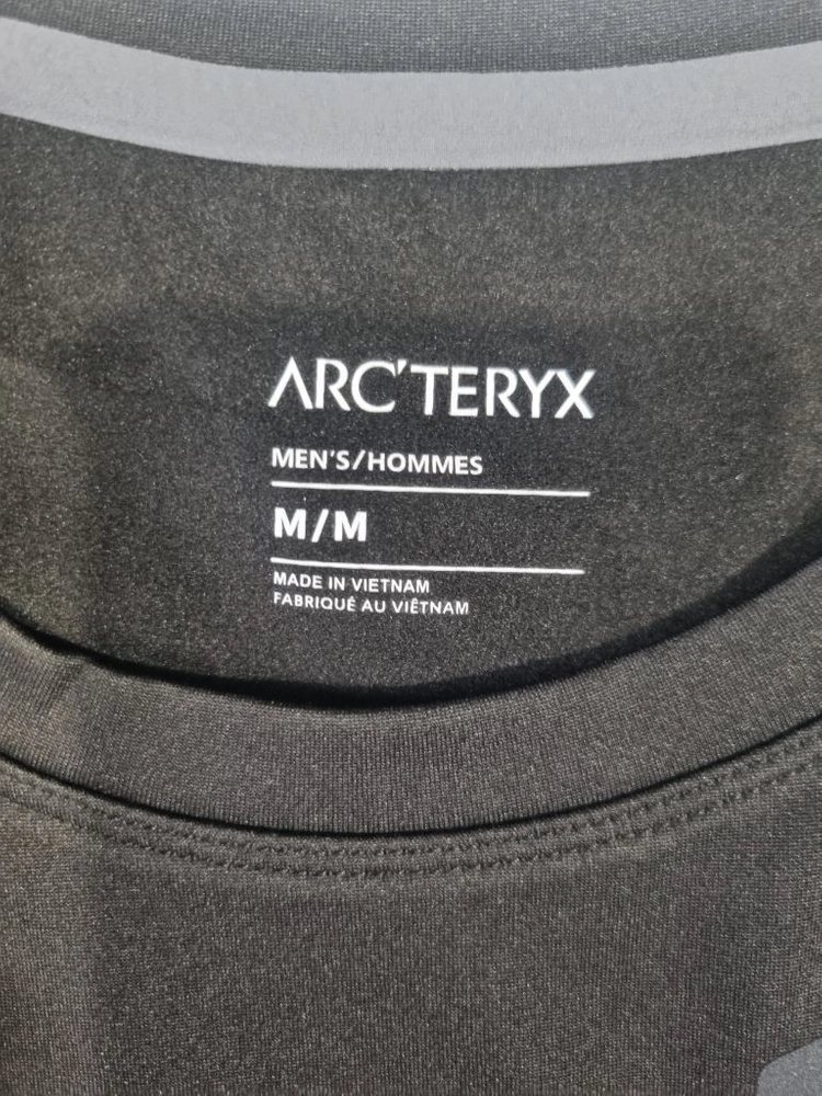 아크테릭스 크루넥 티셔츠 긴팔 이미지