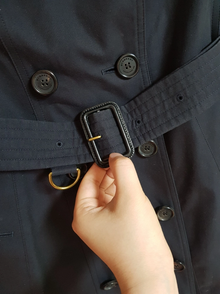 버버리 샌드링엄 트렌치코트 이미지