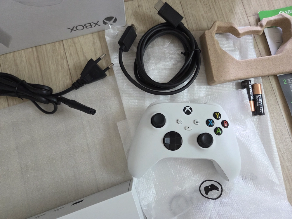 상태좋은 엑스박스 시리즈 S(엑시스 엑시에) Microsoft Xbox Series S (엑박시리즈 S) 이미지