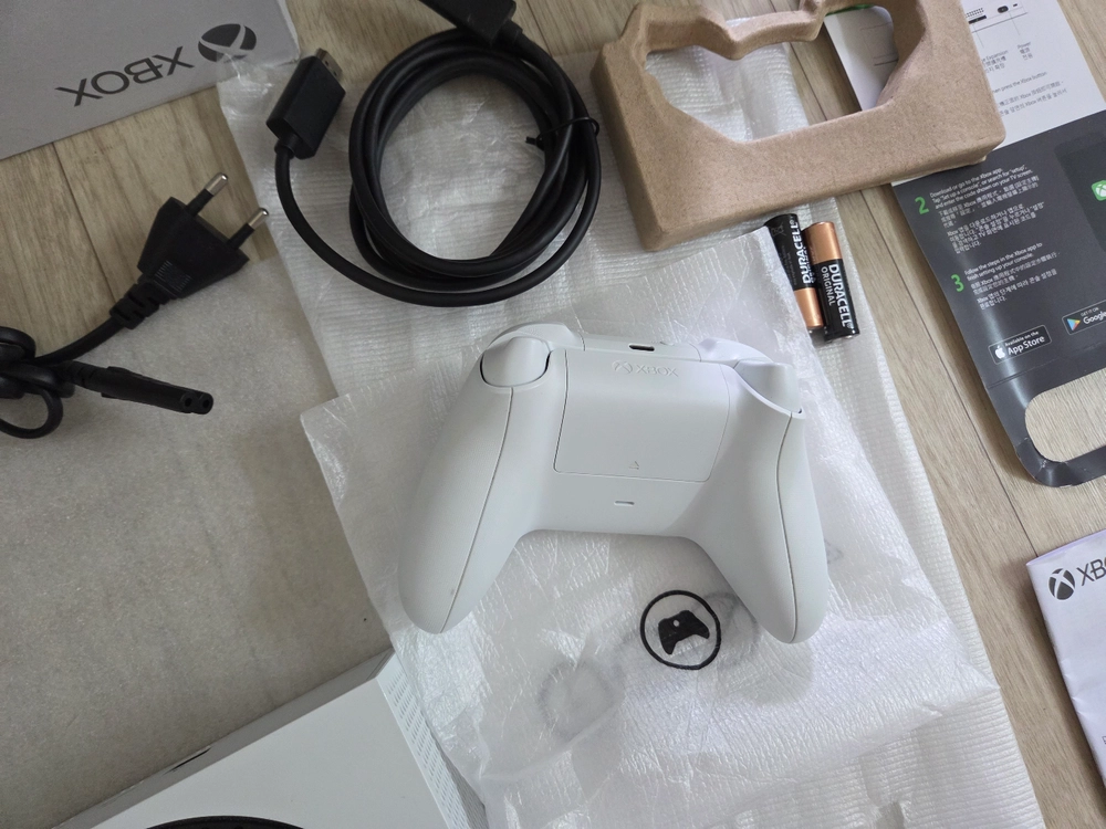 상태좋은 엑스박스 시리즈 S(엑시스 엑시에) Microsoft Xbox Series S (엑박시리즈 S) 이미지