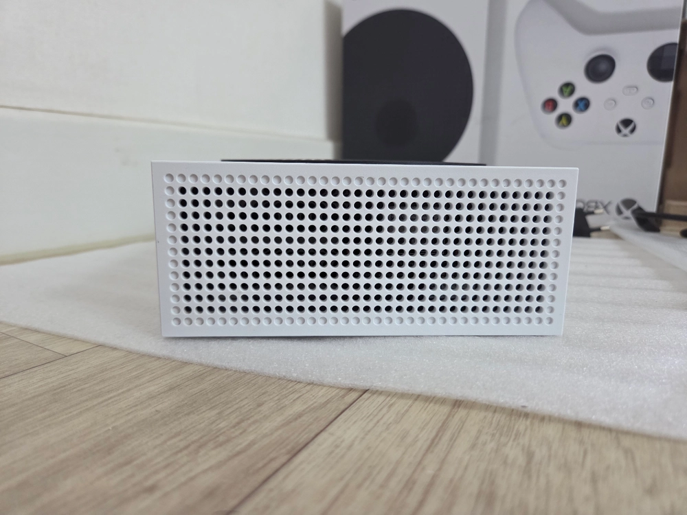 상태좋은 엑스박스 시리즈 S(엑시스 엑시에) Microsoft Xbox Series S (엑박시리즈 S) 이미지