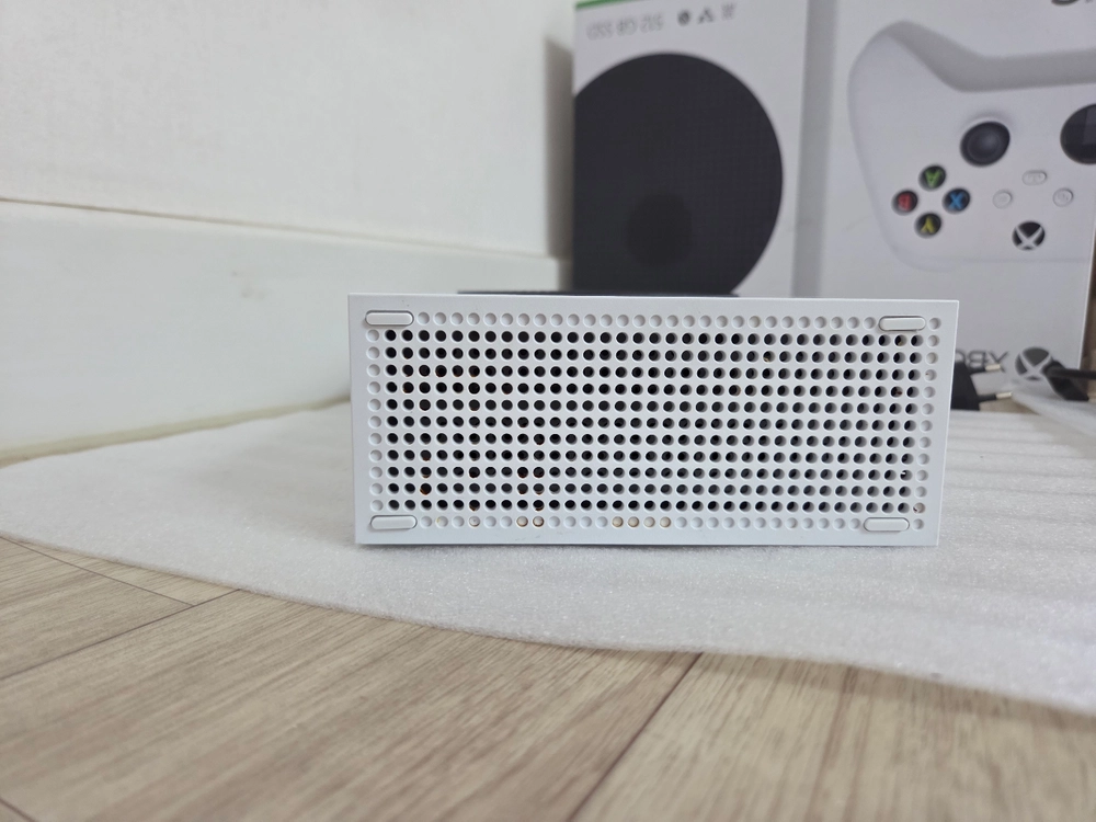 상태좋은 엑스박스 시리즈 S(엑시스 엑시에) Microsoft Xbox Series S (엑박시리즈 S) 이미지