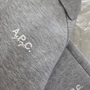 아페쎄 골프 Clemence 셋업 apc 띠어리 타임 마인 랑방 더캐시미어 빈스 이미지