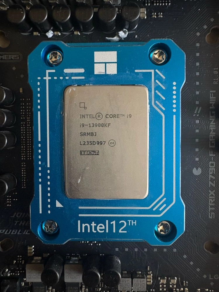 i9-13900KF + asus rog strix z790-f gaming wifi 이미지