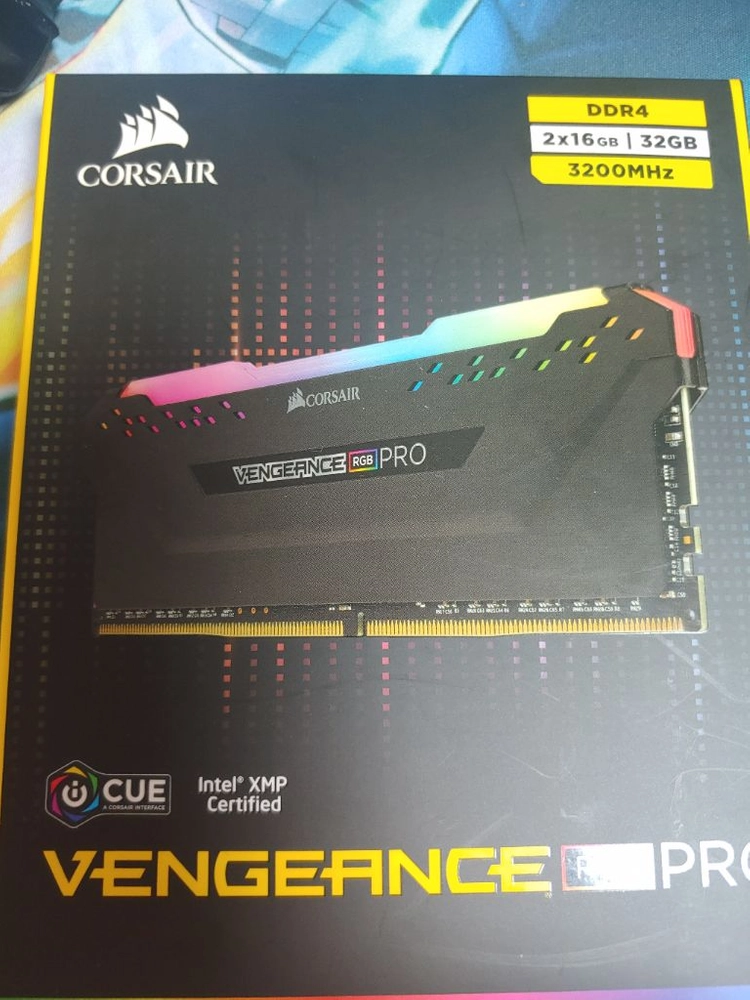 커세어 벤전스 RGB PRO DDR4 메모리 32GB (2x16GB) 3200MHz 이미지