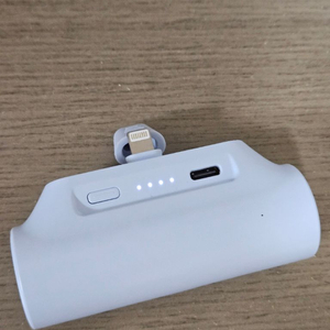 단순개봉) 3000mAh 8pin (아이폰6~14전용) 도킹형 보조배터리 미사용 애플 보조배터리 이미지