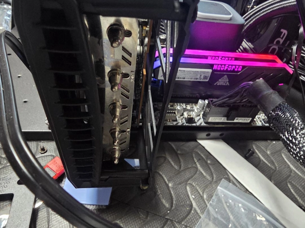 6800xt 사파이어 펄스 3팬 이미지
