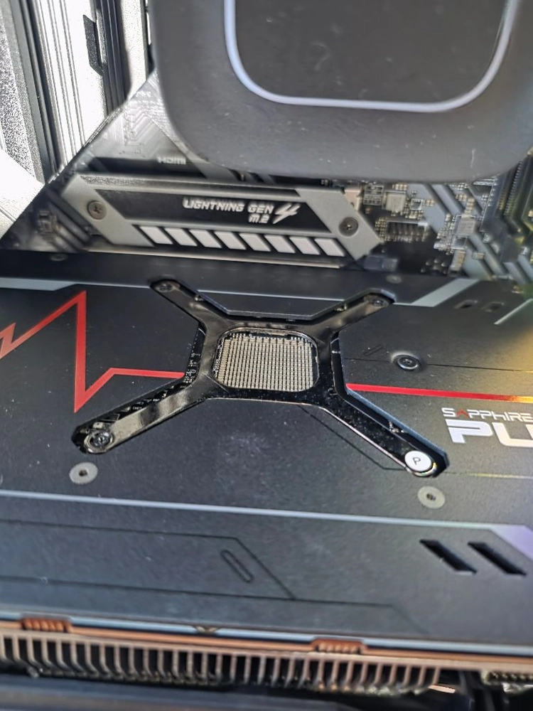 6800xt 사파이어 펄스 3팬 이미지