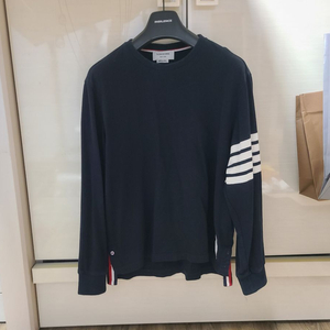 톰브라운 긴팔티맨투맨 가디건패딩자켓구찌루이비통프라다디올셀린느에르메스로로피아나반팔크로스백 이미지