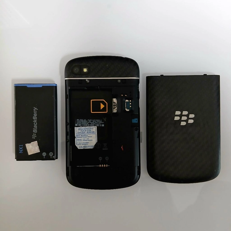 블랙베리 Q10 (Blackberry Q10) 블랙 이미지