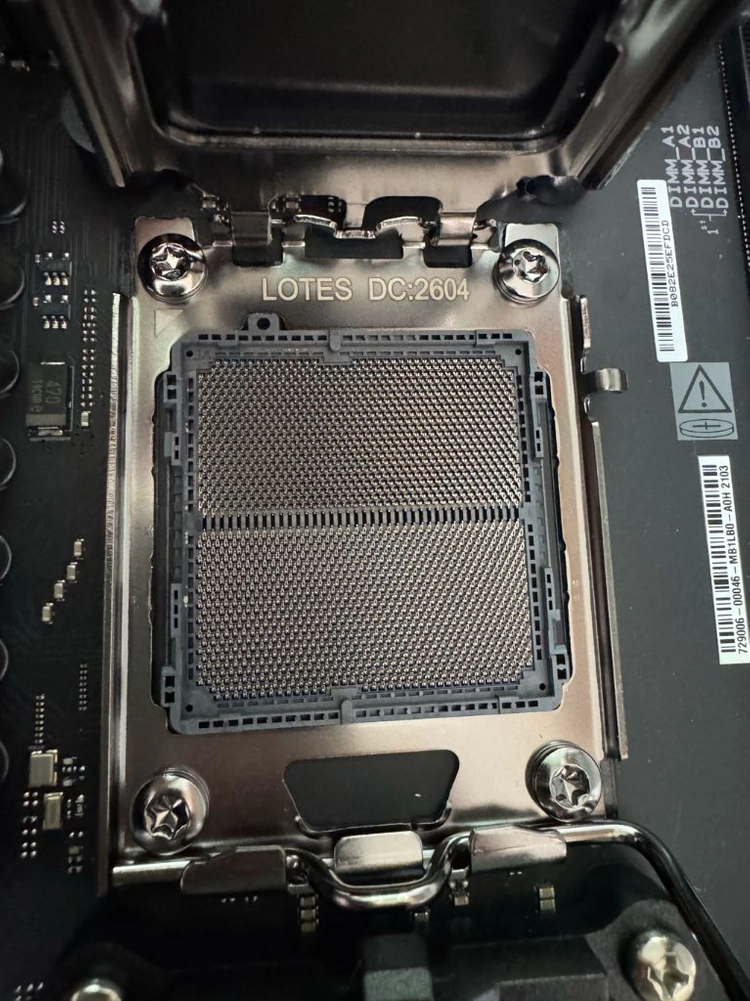 asus rog crosshair x870e extreme 이미지