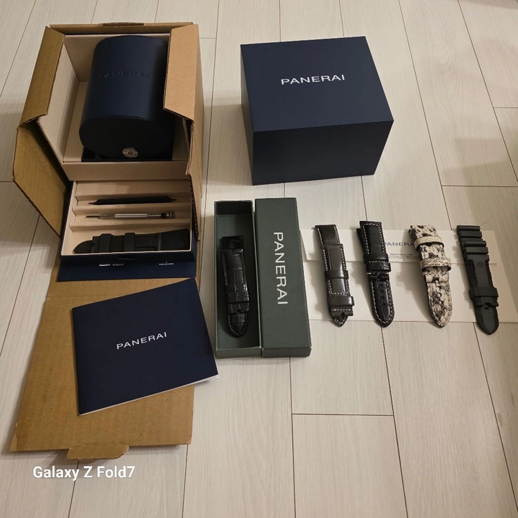 파네라이 크르노그래프 25년4월 이미지