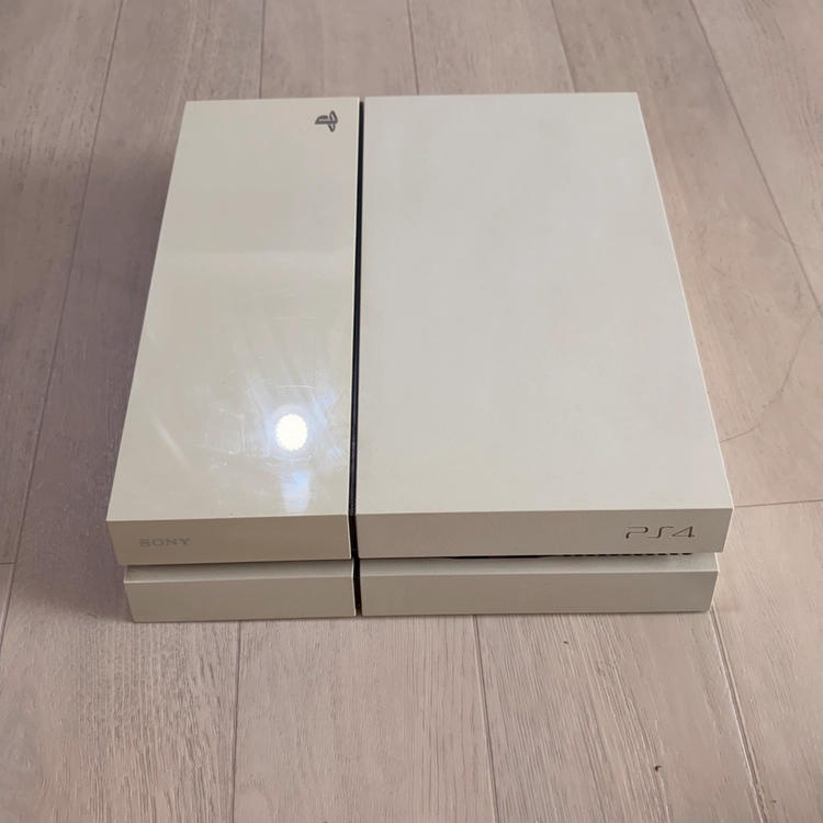 PS4 CUH-1105A 화이트 500GB / 펌웨어 10.50 / 듀얼쇼크 2개 / GTA5·디비전 포함 이미지