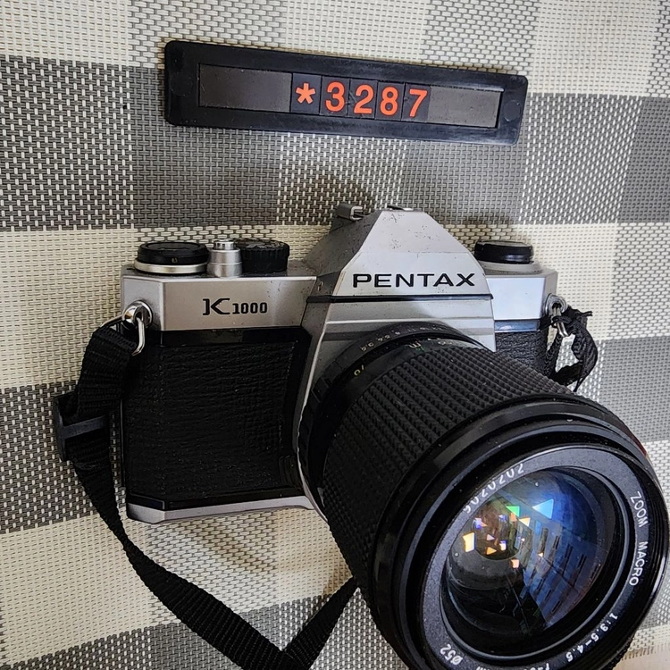 펜탁스 K-1000 필름카메라 35-70mm 줌렌즈 이미지