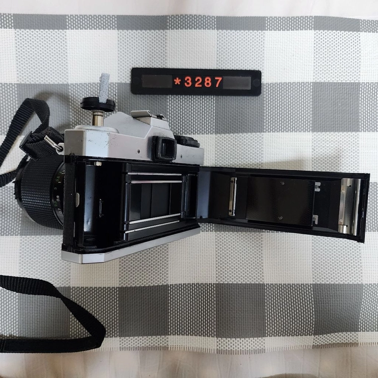 펜탁스 K-1000 필름카메라 35-70mm 줌렌즈 이미지