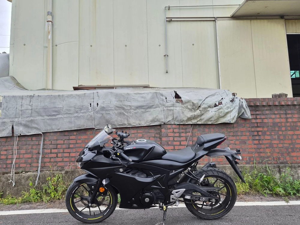 스즈키 gsx r 125 18년식/2만대키로수/블랙컬러/투채널블박/급매 이미지