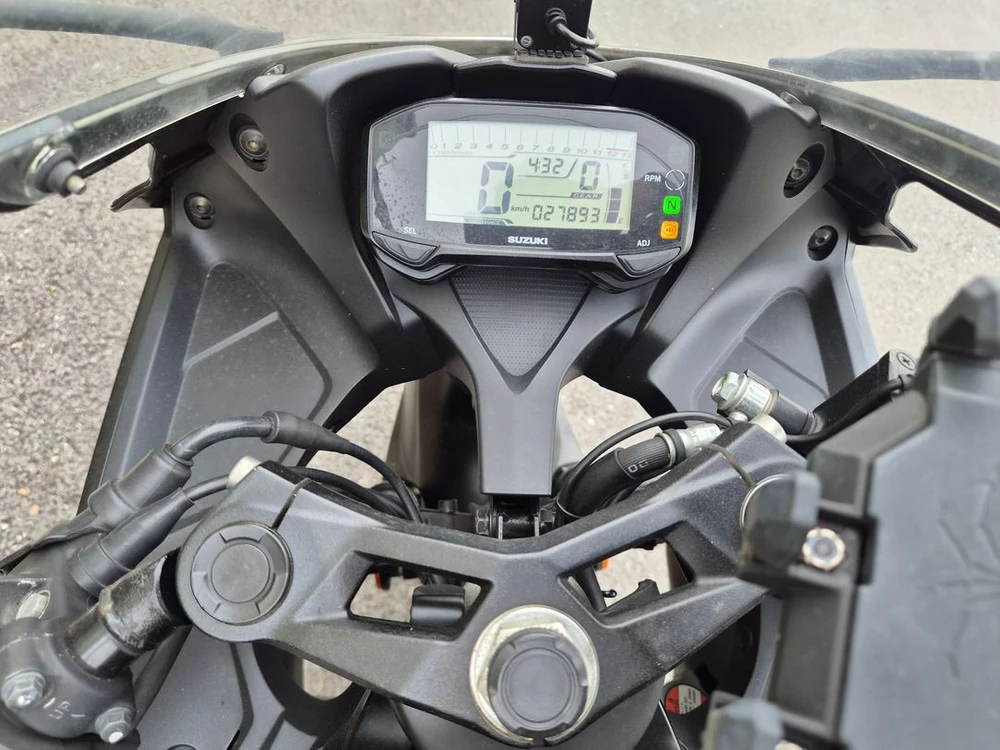 스즈키 gsx r 125 18년식/2만대키로수/블랙컬러/투채널블박/급매 이미지