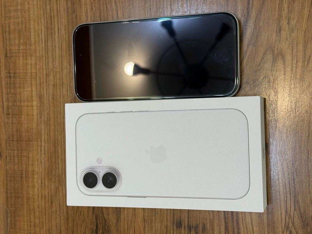아이폰 17 화이트 256GB 이미지