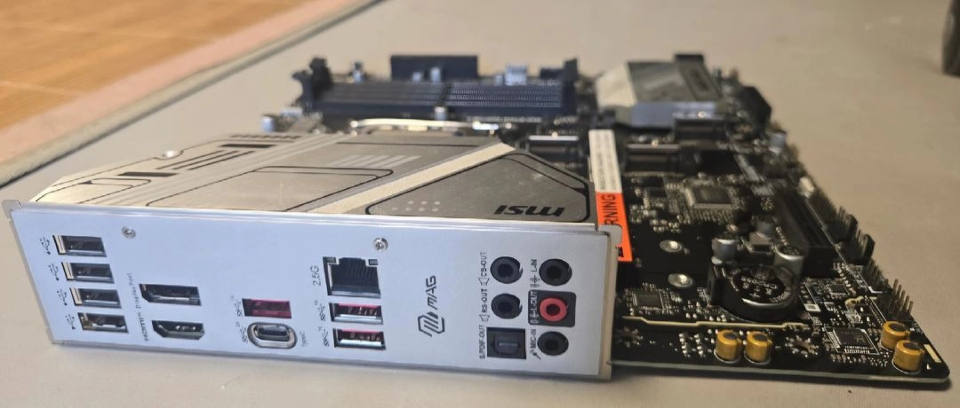 cpu 인텔 코어 i5-14600K + MAG B760M 메인보드 이미지