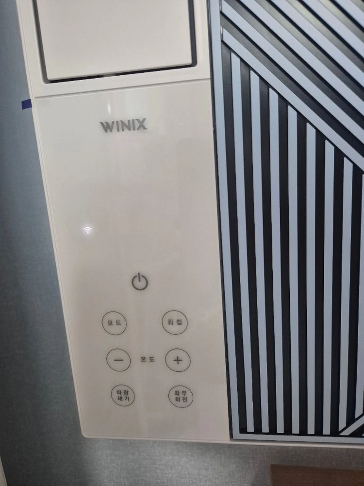위닉스 창문형 에어컨 이미지