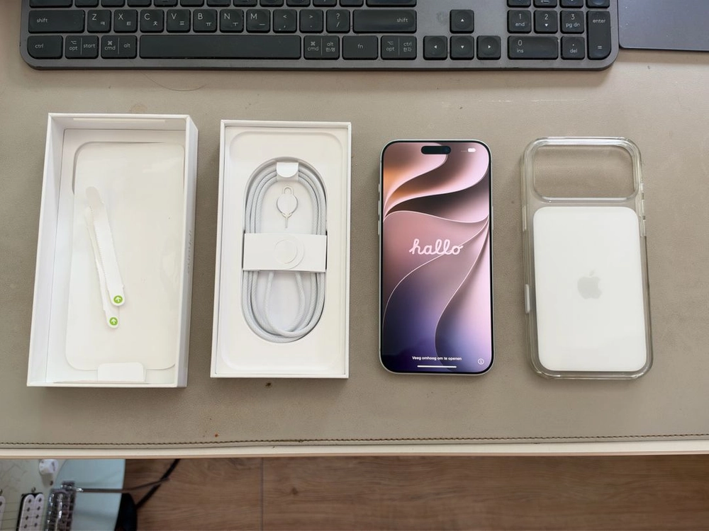아이폰 17 프로맥스 256GB 실버 (정품 투명케이스 포함, 애플케어 2년추가 가능) 이미지