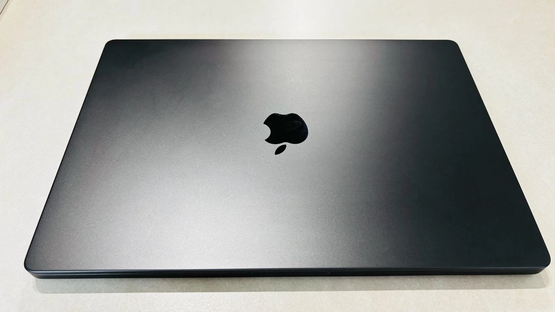 맥북 프로 16인치 M3 Pro 36gb 1TB 이미지