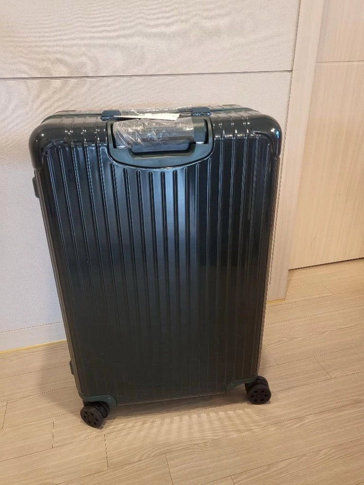 리모와 에센셜 체크인미듐 다크그린 이미지